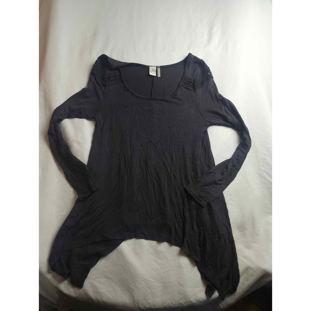 Paper Crane Womens Small Black Crochet Lace Shoulder Sharkbite Hem Tunic Top USA